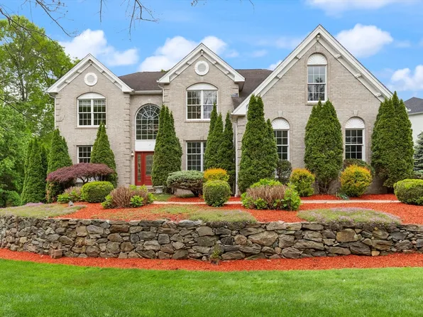 2 Appaloosa Dr, North Grafton, MA 01536