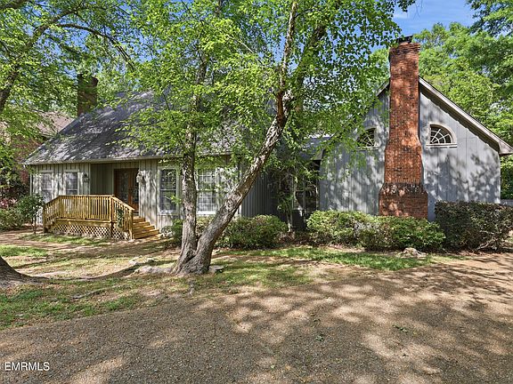 2nd image of 9 Avery Cir