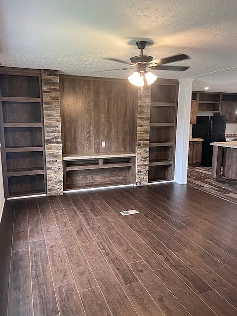3 bed, 2000 sqft, $1,950 — Photo 2