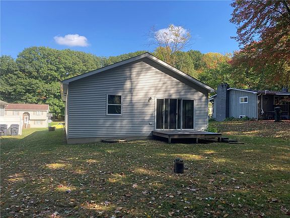 3rd image of 3210 Tamarack Dr
