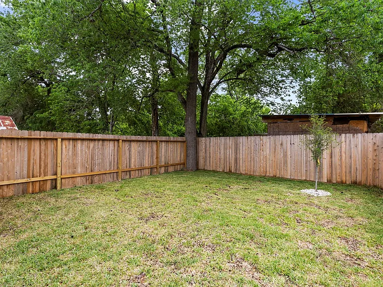 8109 Hamlet St #B — Photo 17