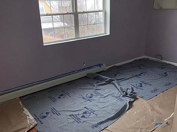 4th image of 223 Betts Ave