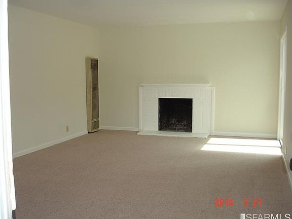 4th image of 881 Camaritas Cir