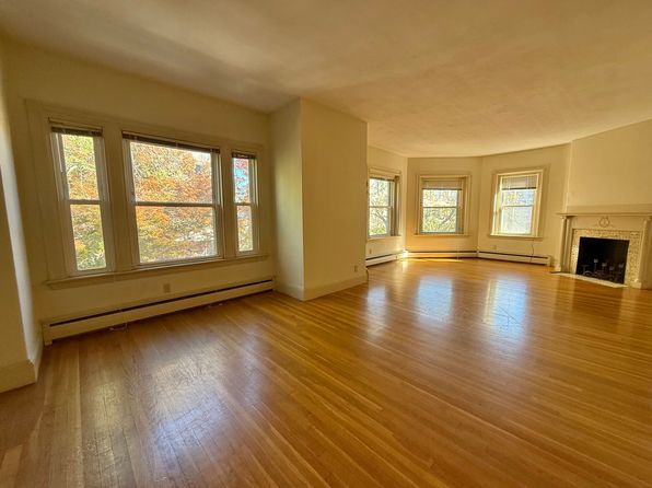 16 Winchester St APT 3