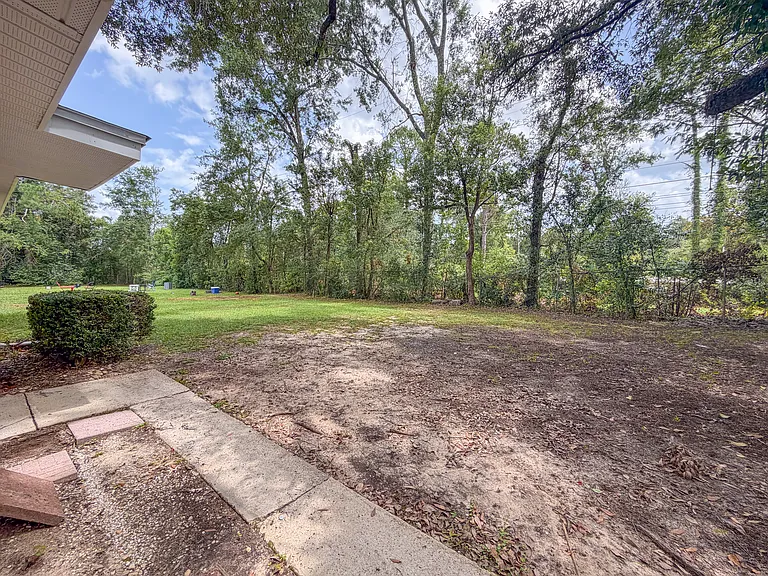1617 Airport Dr — Photo 31