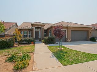 3034 Rall Ave, Clovis, CA 93619