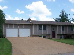211 Kay Ln, Parsons, KS 67357