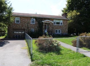 2 Scenic Dr, Newburgh, NY 12550