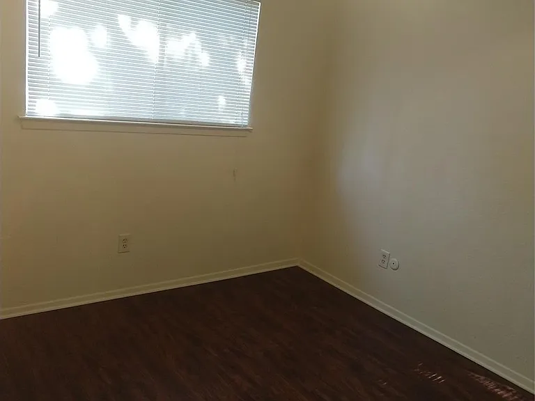 2110 Valleywood Dr — Photo 14