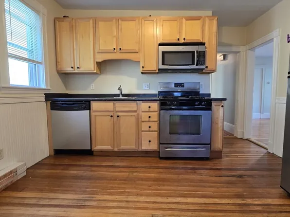 86 Conwell Ave #A, Somerville, MA 02144
