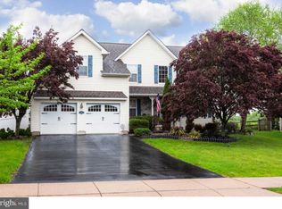 1122 Spring Meadow Dr, Quakertown, PA 18951