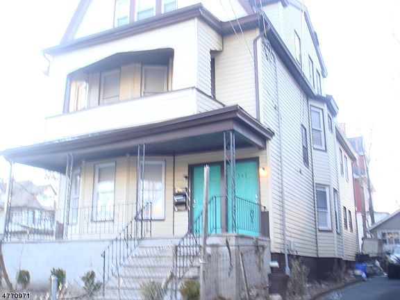 2nd image of 541-543 Sandford Ave #2