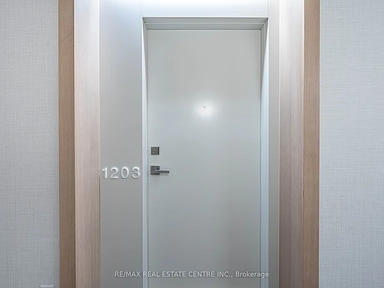170 Avenue Rd #1203 — Photo 8