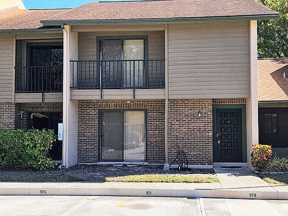 2nd image of 979 Sunridge Dr