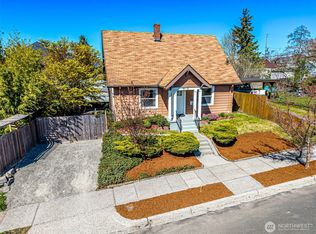 913 E McKinley Road, Tacoma, WA