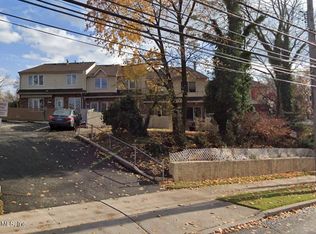 424 Arthur Kill Rd, Staten Island, NY 10308
