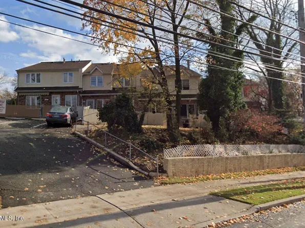 424 Arthur Kill Rd, Staten Island, NY 10308