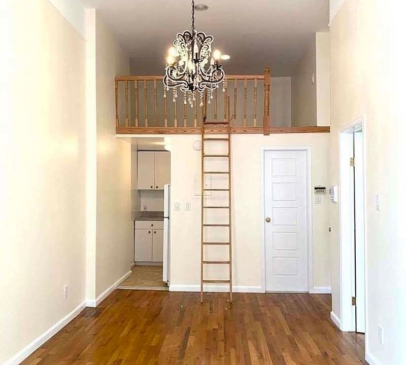 1st image of 102 W 73rd St #1F