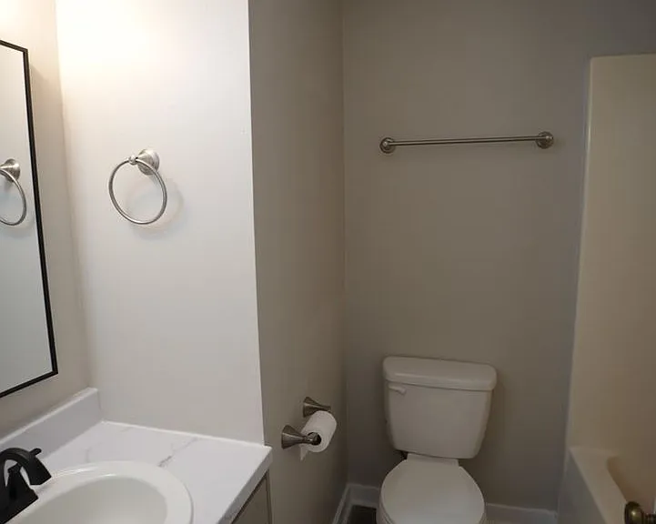 922 Henry Ct SW — Photo 10