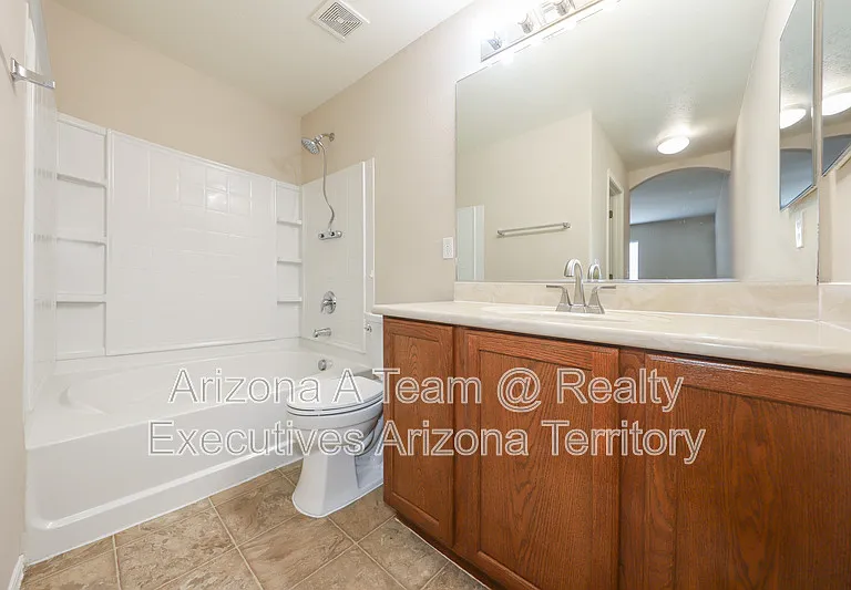 2416 W Chris Oliver Way — Photo 17