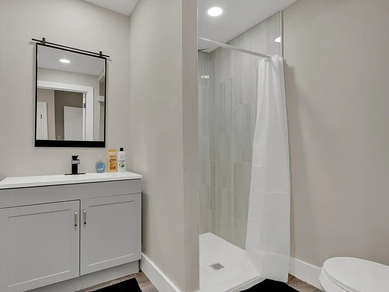 18 Montrose Dr — Photo 25