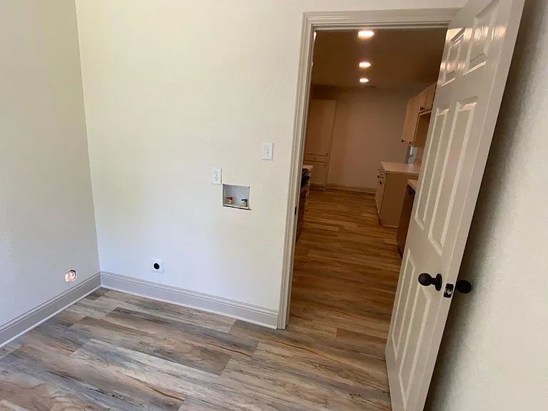 2512 Burton Ave — Photo 20