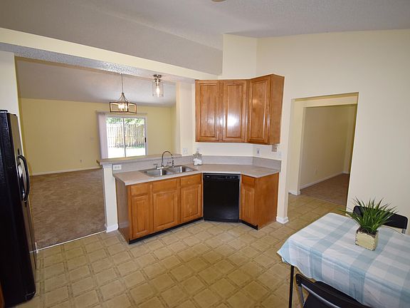 5th image of 8217 Leafcrest Dr