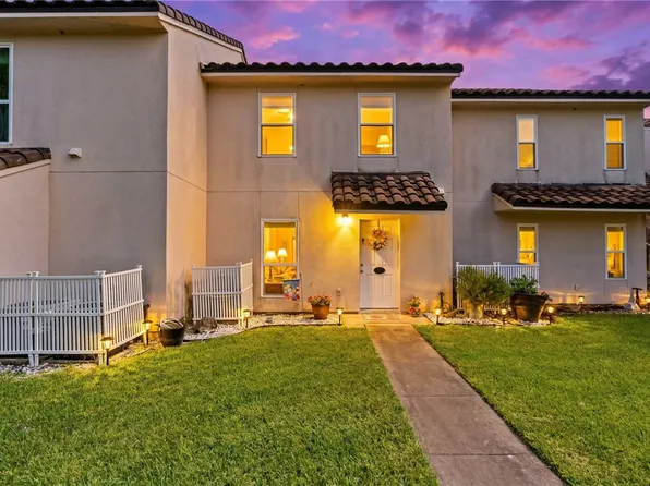 221 Marion Dr #C-106, Rockport, TX 78382
