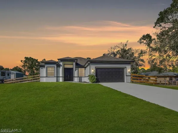 2335 Lazy River Ln, Fort Myers, FL 33905