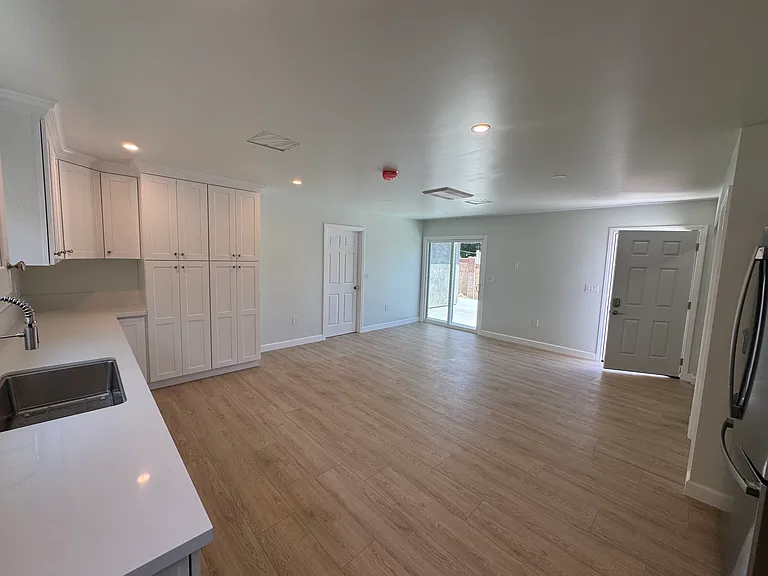 11313 Groveside Ave — Photo 4