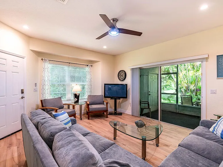 1901 Westminster Cir #6 — Photo 20