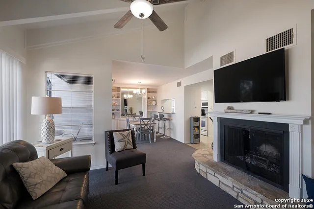 1135 Parkview Dr #C16 — Photo 6