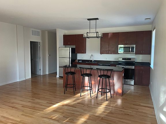 Living room/open kitchen and pantry