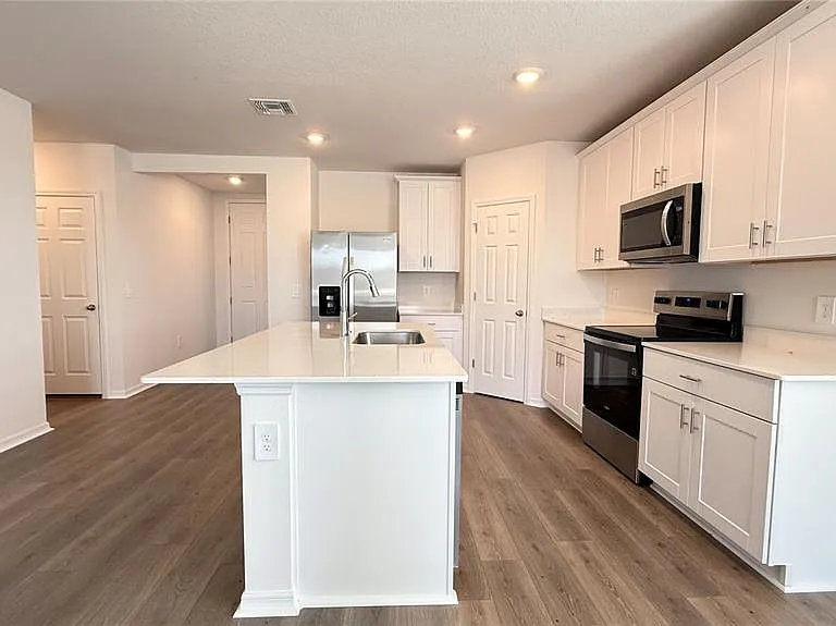 3905 Giorgio Dr — Photo 8