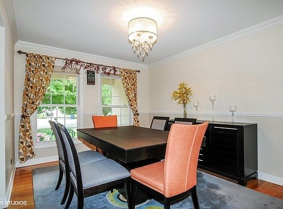 5th image of 23W306 Wedgewood Ct