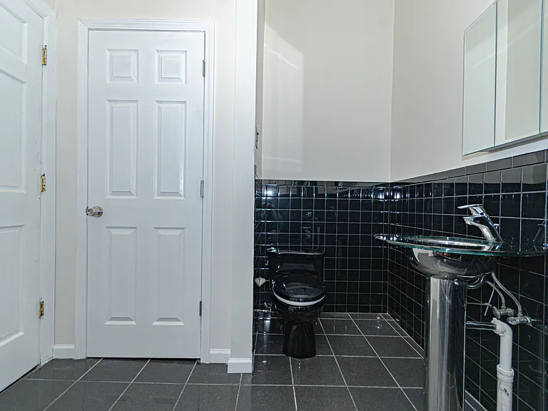 1024 N Western Ave #2 — Photo 17