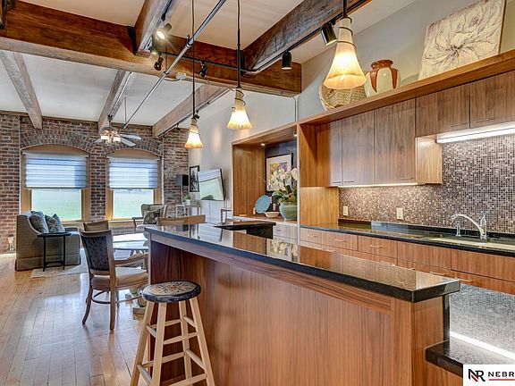 5th image of 105 S 9th St #306