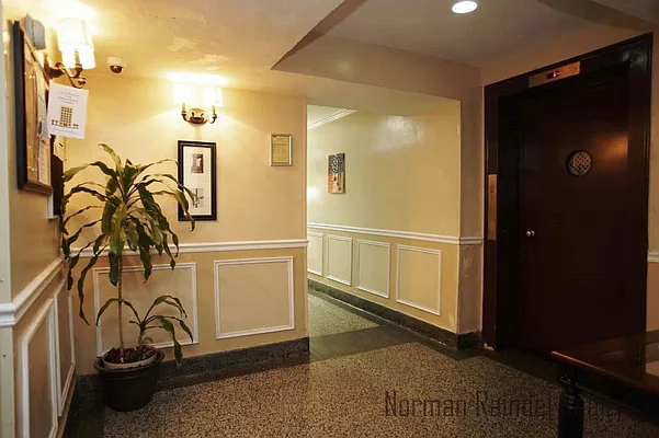 Rented by Norman Raindel, LREB | media 24