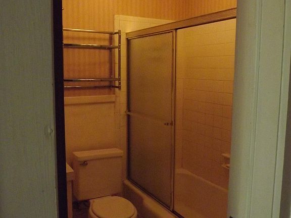 4th image of 324 S Fulton St #4
