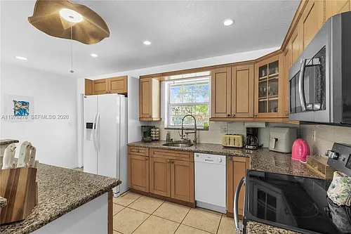 809 SE 14th Dr #809 Photo 1