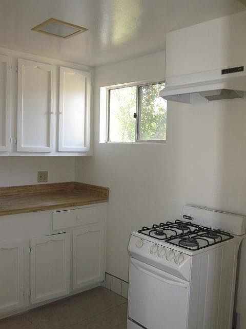 2nd image of 264 Mesa Ave