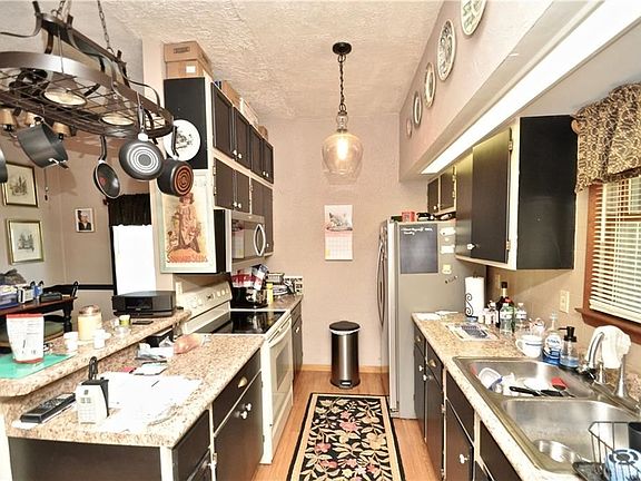 5th image of 808 E Main St