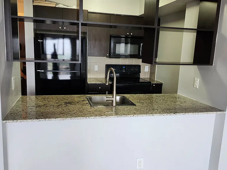 151 Village Green Sq #1910 — Photo 6