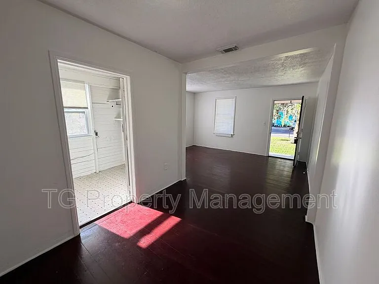 6031 Transylvania Ave — Photo 2