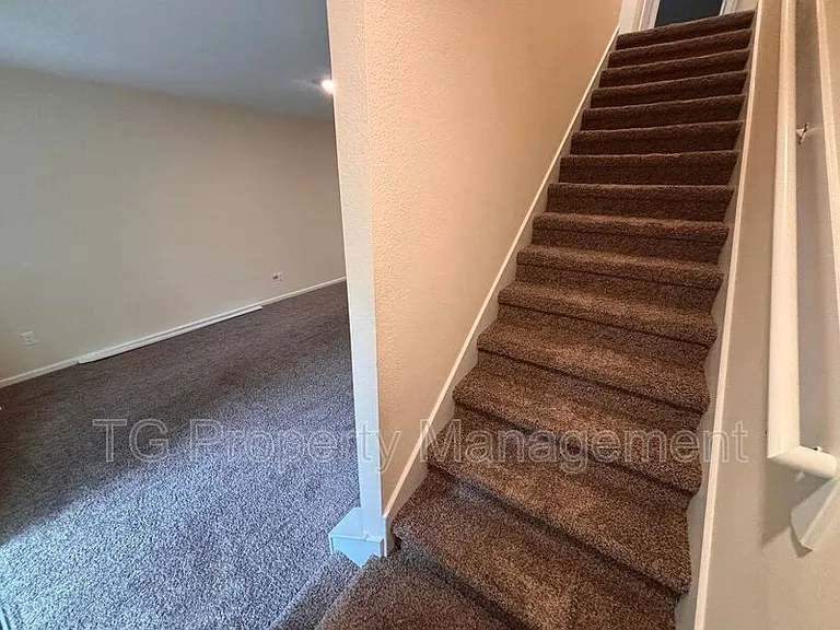 336 Aralia Ln — Photo 10