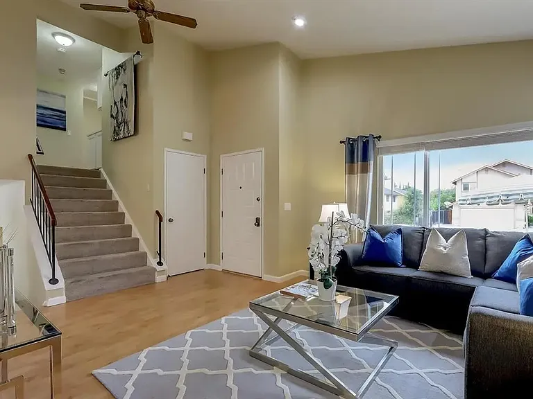 3210 Gatelight Ct — Photo 6