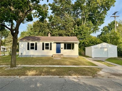 5220 Western Rd, Flint, MI, 48506