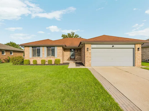 40802 Karen Ct, Clinton Township, MI 48038