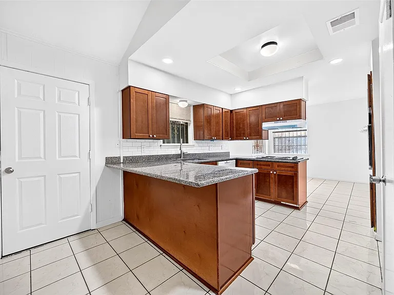 11239 Carvel Ln — Photo 16