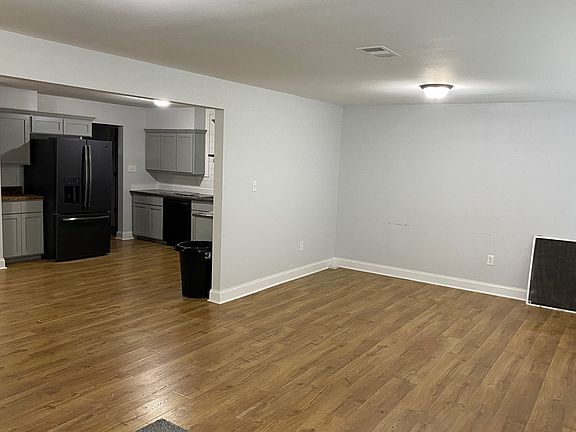 4th image of 1101 W 4th Ave